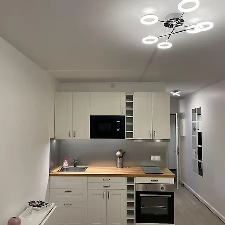 T1 Standing La Defense - 10 Min Paris & U Arena *